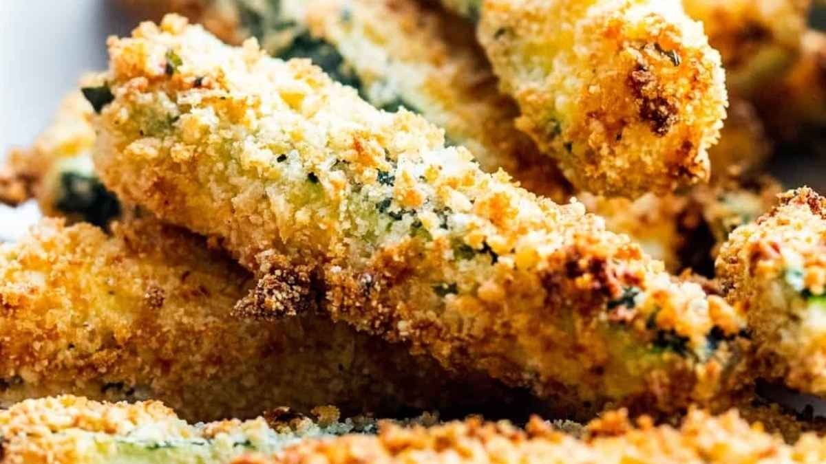 Quick Garlic Parmesan Zucchini Sticks in Air Fryer