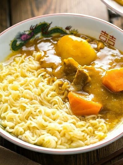 Curry-Infused Ramen Noodle Bowls