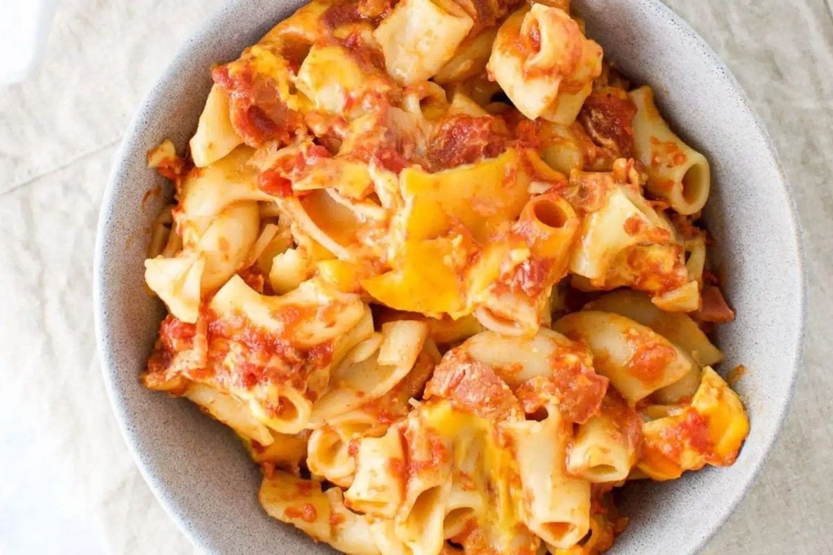 Tomato Bacon Pasta Bake Delight