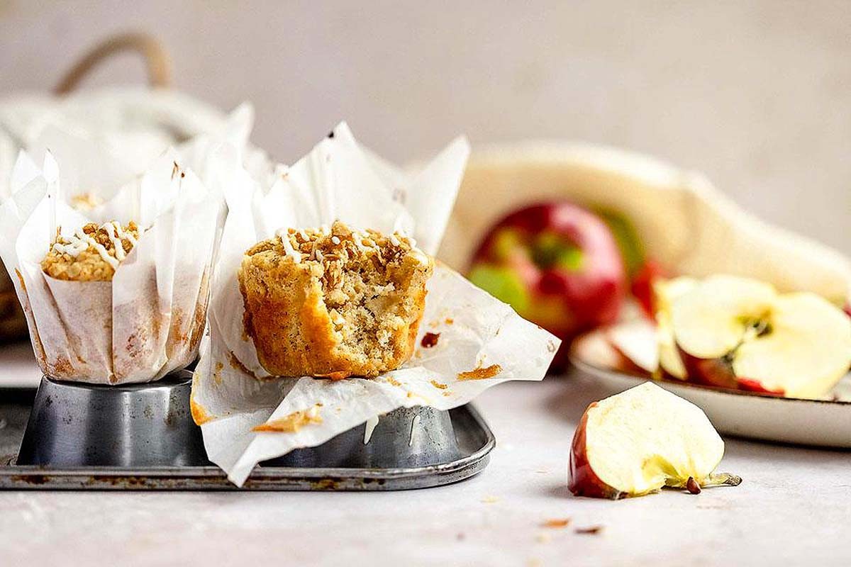 Crispy Autumn Apple Muffin Delights