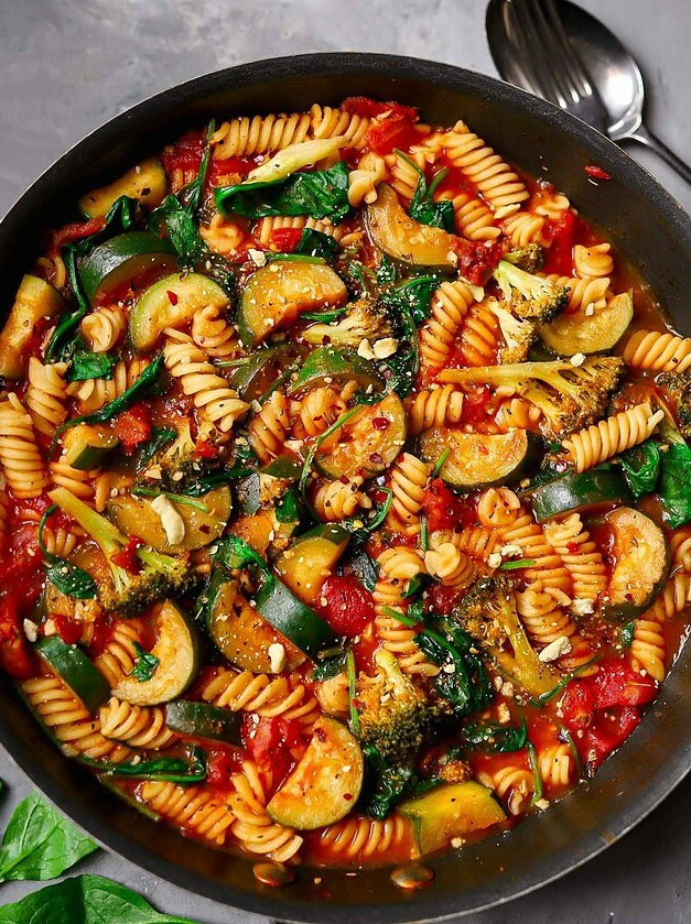 Vegan Tomato Pasta in a Flash