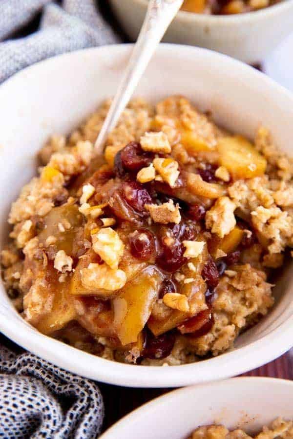 Crockpot Apple Cinnamon Oatmeal Delight