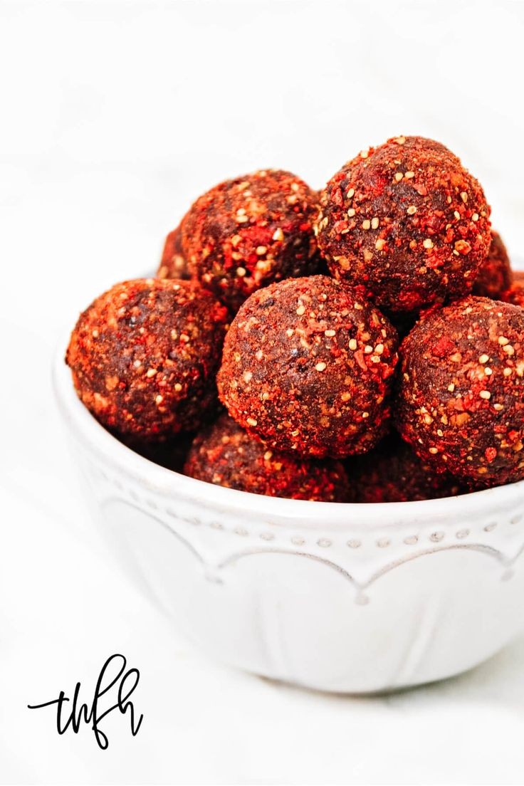 Vibrant Goji Berry Tart Delight