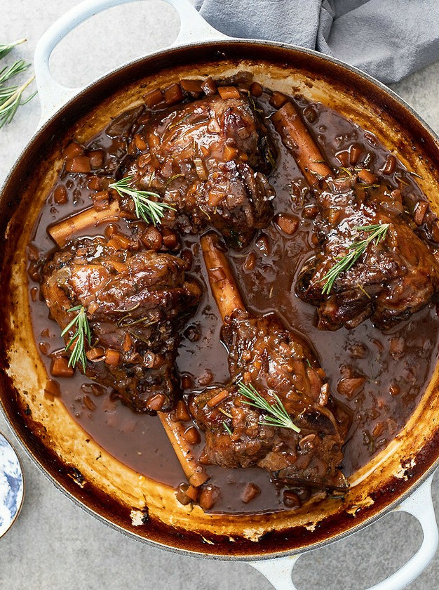 Tender Braised Lamb Shanks in Red Wine