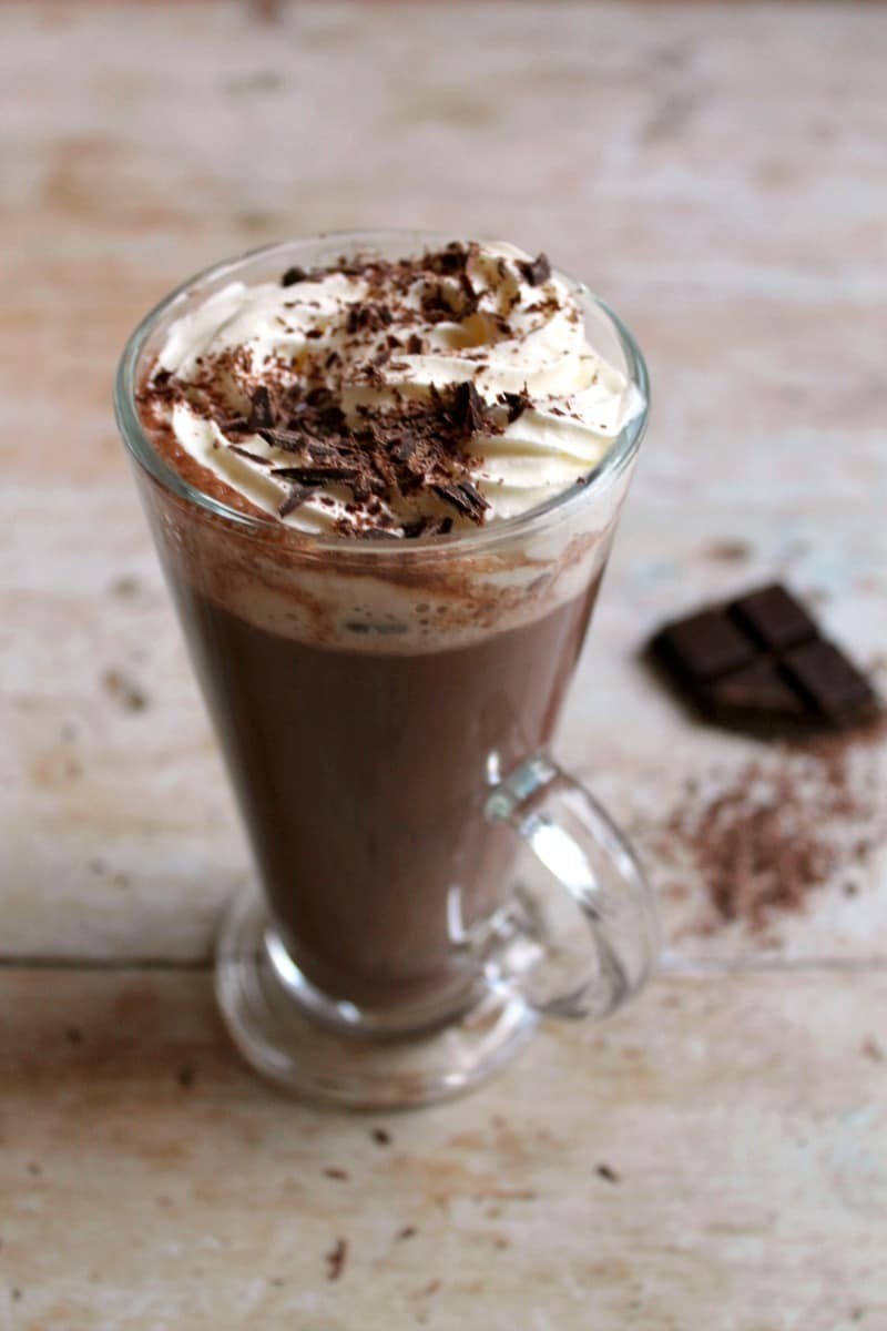Slow Cooker Hot Chocolate for Chilly Gatherings