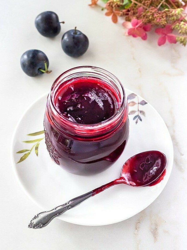 Homemade Plum Jam with Natural Pectin