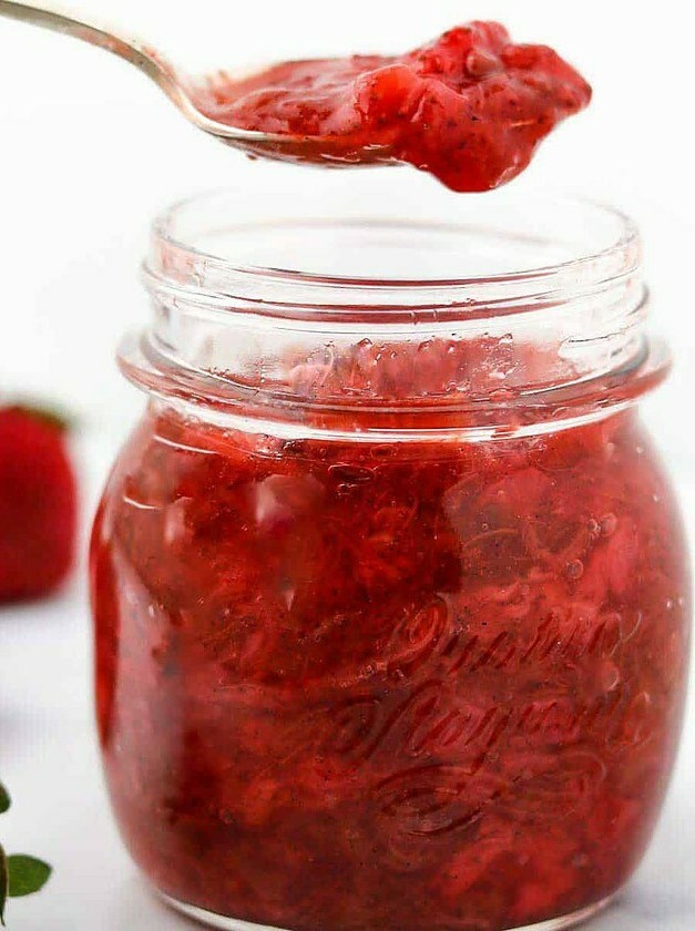 Tangy Strawberry Rhubarb Sauce Recipe