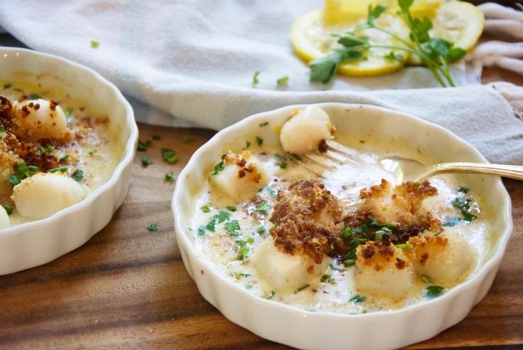 Garlic Bay Scallops in Creamy Breadcrumb Crust