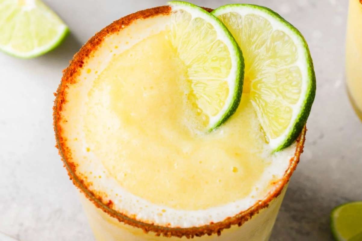 Sun-Kissed Pineapple Margarita Delights