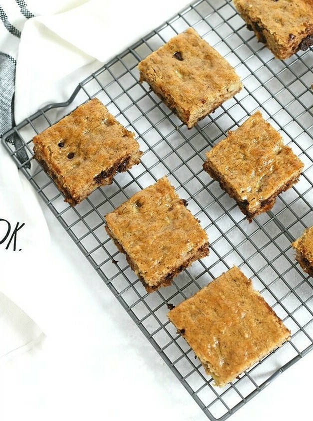 Banana Chocolate Chip Treat Bars
