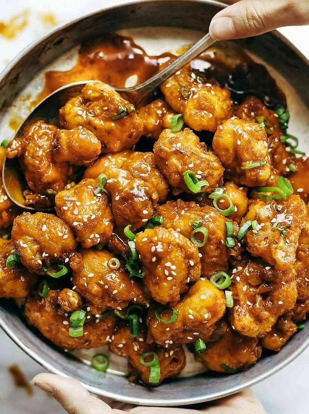 Crispy Cauliflower in Sweet General Tso