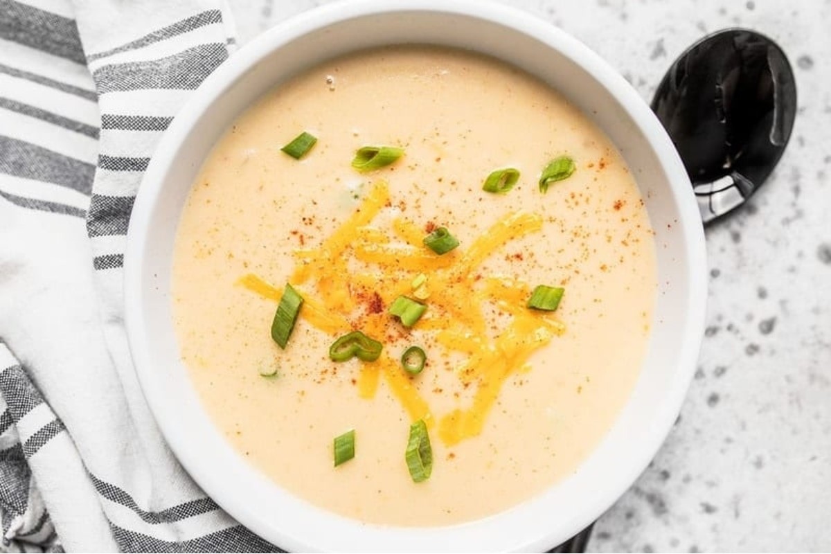 Creamy Cauliflower and Spud Soup Delight