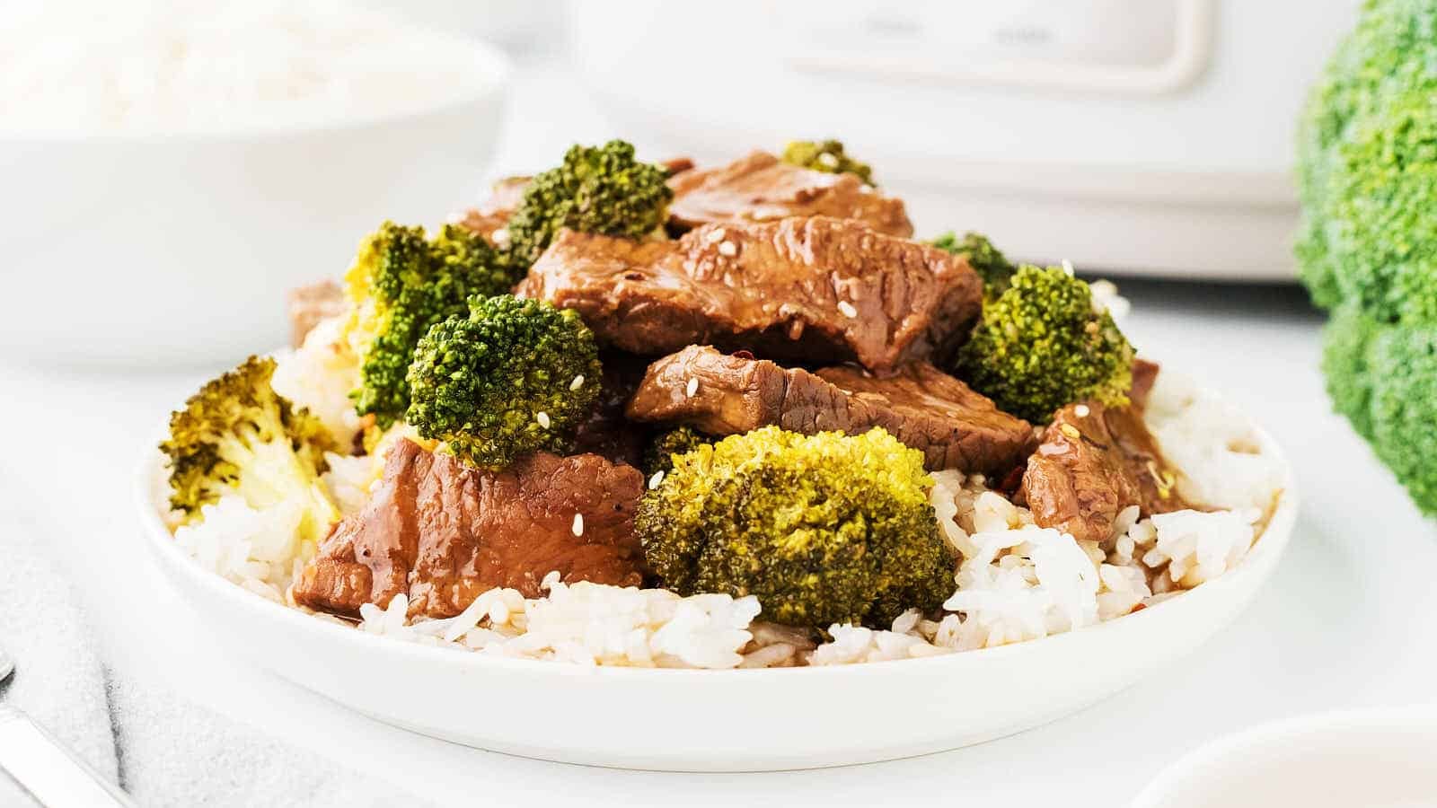 Easy Slow Cooker Beef Broccoli Delight