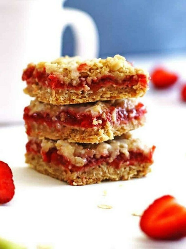 Strawberry Rhubarb Crust Bars Delight