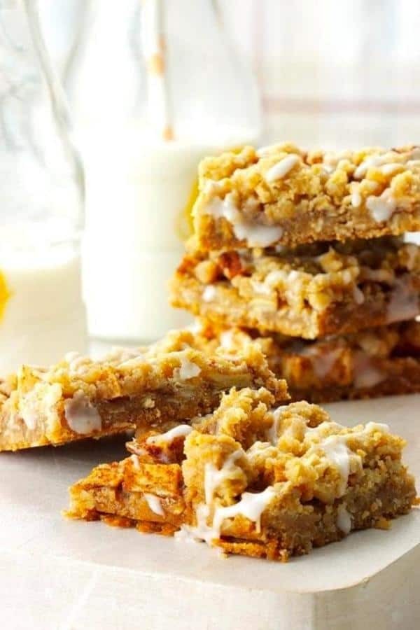 Cinnamon Spiced Apple Crumble Bars