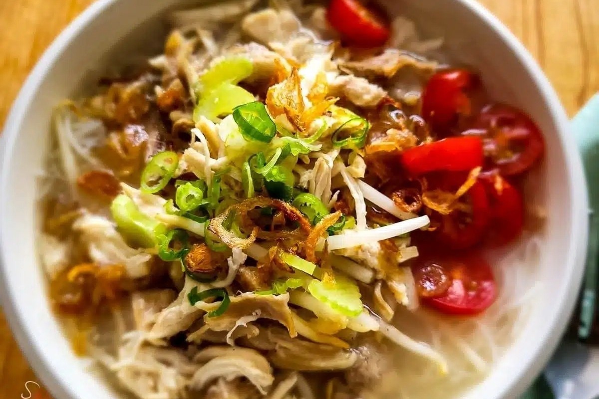 Indonesian-Style Savory Chicken Broth