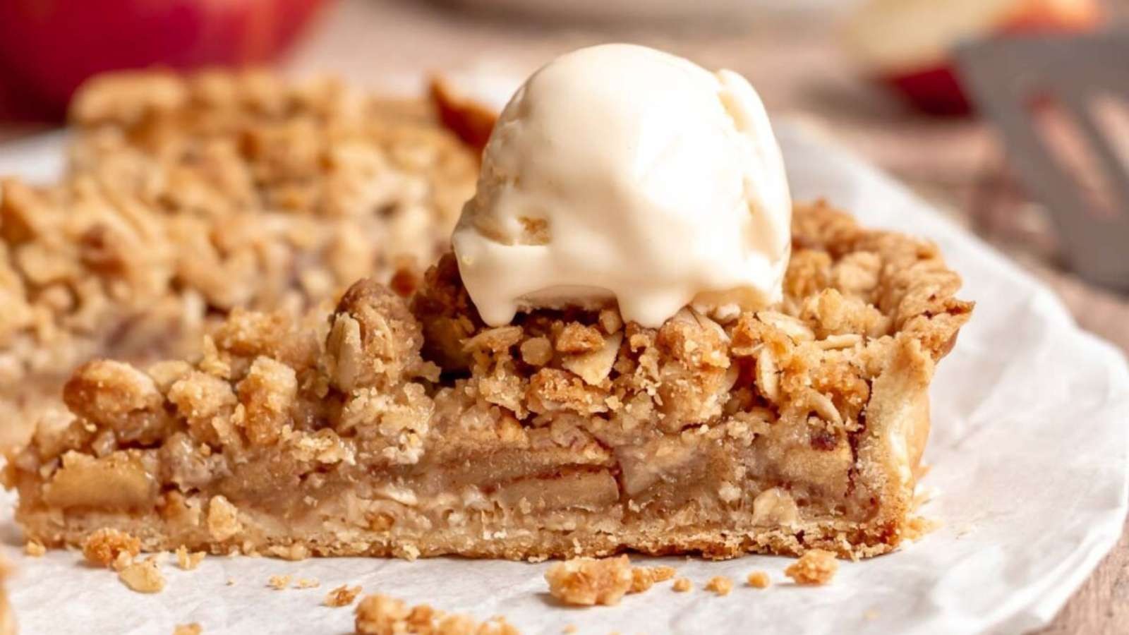 Autumnal Apple Tart with Crunchy Oat Topping