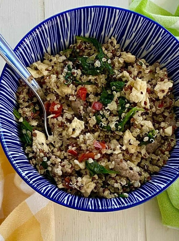 Quinoa Breakfast Bowl with Sausage & Spinach