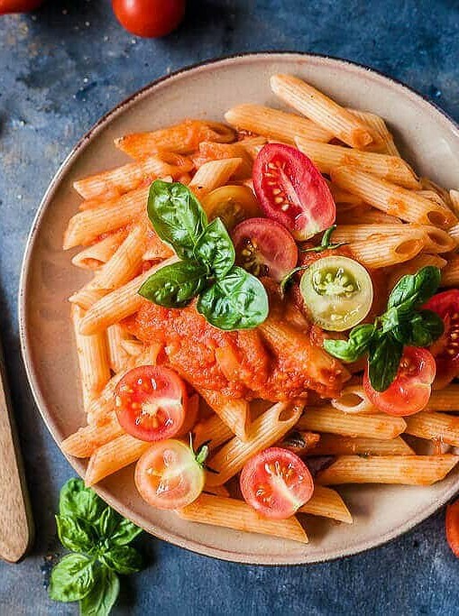 Vegan Pasta with Quick Tomato Sauce