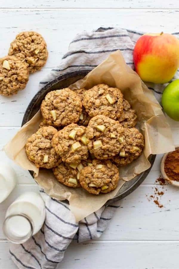 Soft Spiced Apple Oatmeal Bites