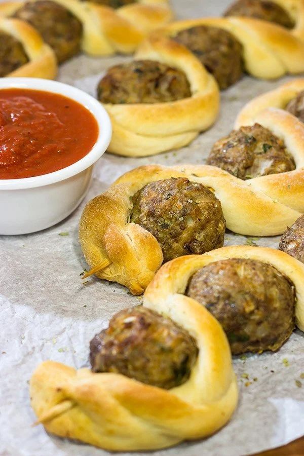 Cheesy Meatball Wontons Bites