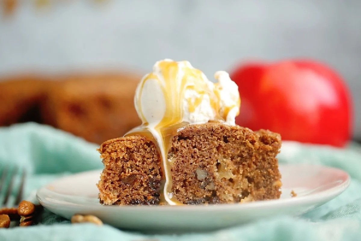 Classic Apple Delight Cake Recipe