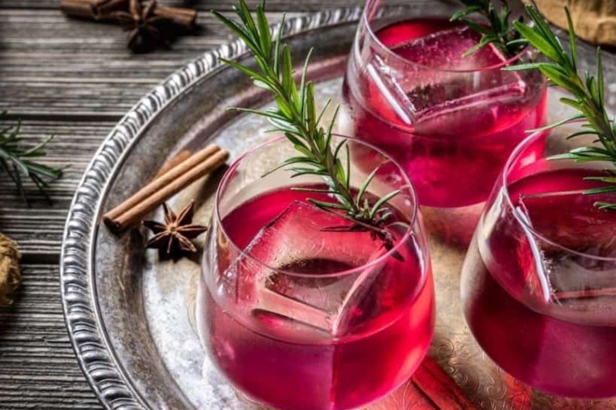 Rosemary Pomegranate Gin Cocktail Delight