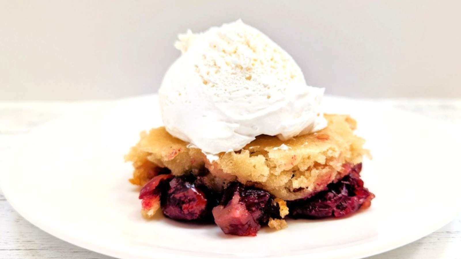Slow Cooker Cranberry Cobbler