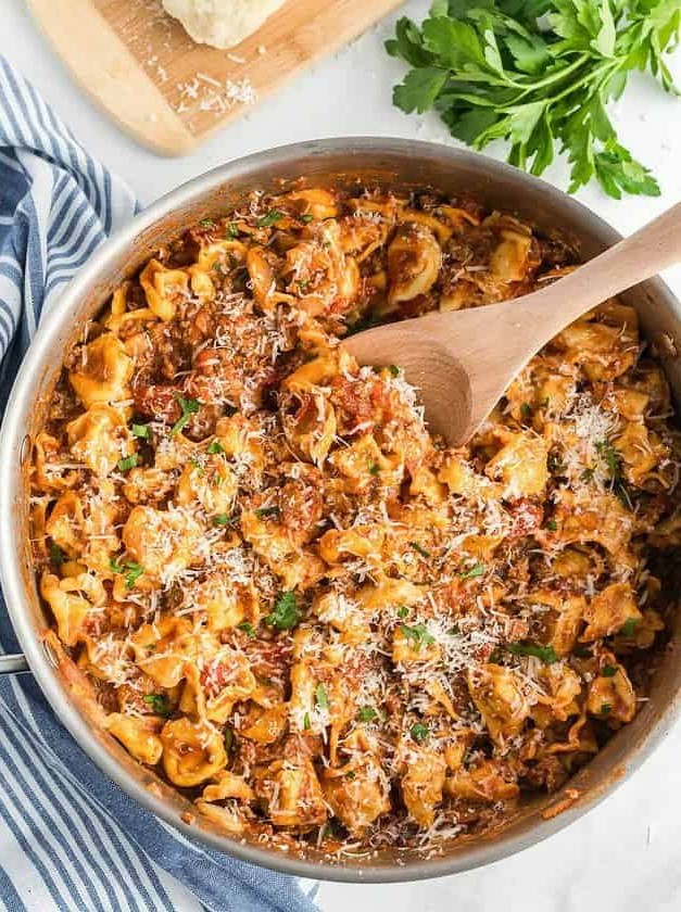 Quick Beef Tortellini Pasta Bake