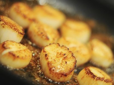 Easy Garlic Bay Scallops Recipe
