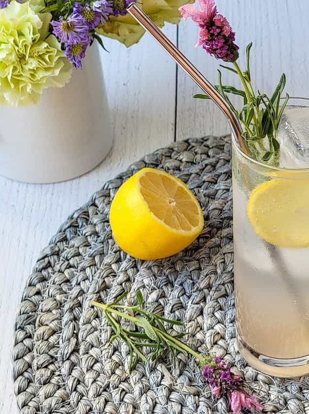 Lavender Gin Spritzer Refreshment