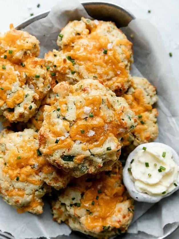 Cheesy Garlic Biscuit Delights