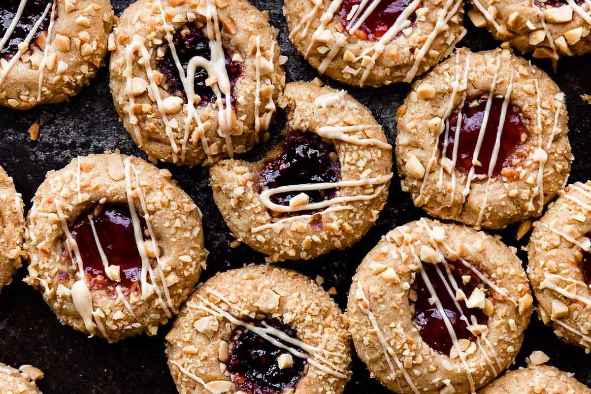 Soft Peanut Cookies with Jelly Filling