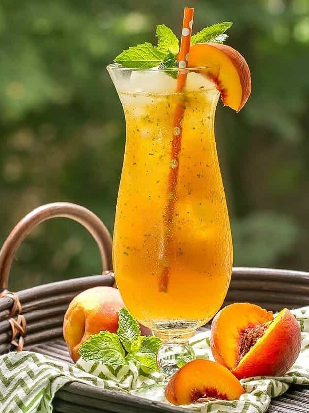 Peachy Keen Ginger Fizz Cocktail