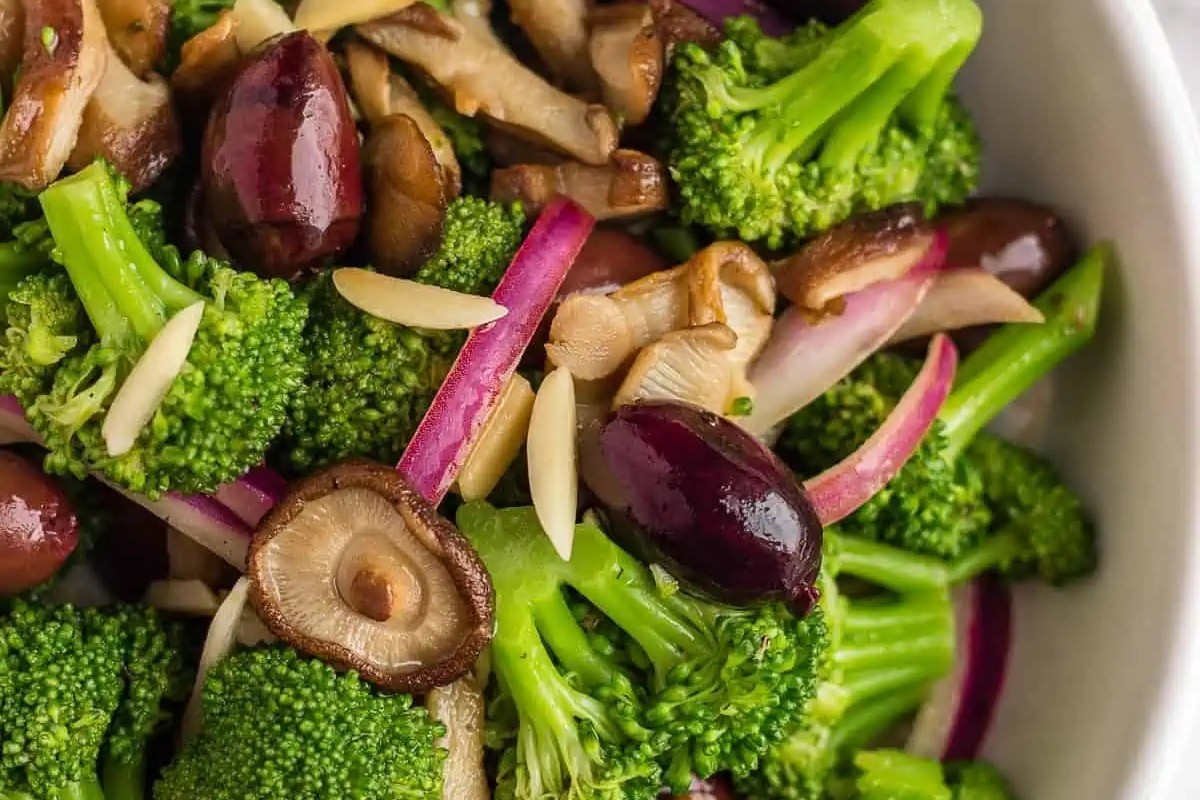 Vibrant Broccoli & Shiitake Mushroom Delight