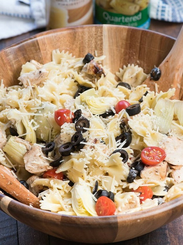 Mediterranean Chicken Pasta Delight