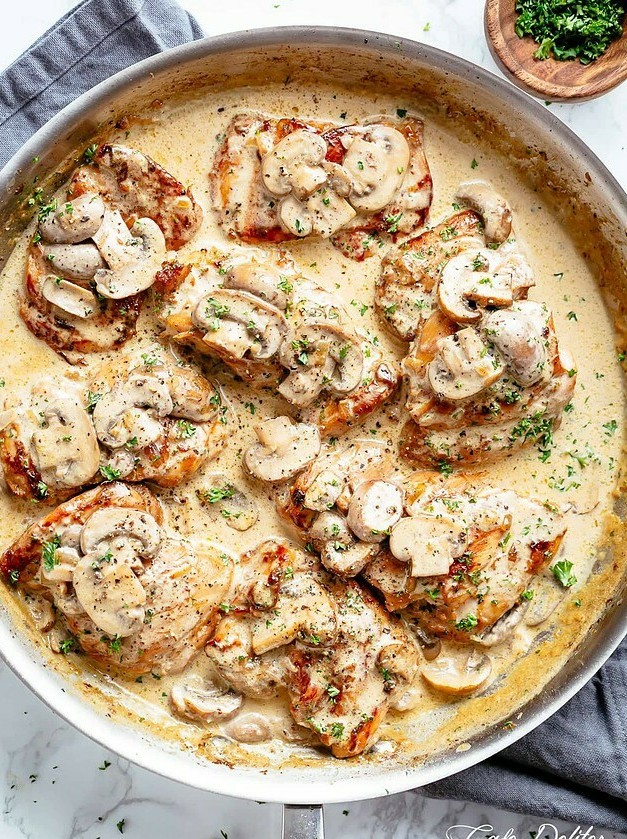 Garlic Mushroom Chicken Thighs in Rich Cream Sauce
