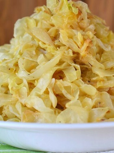 Quick Shredded Cabbage in Rich Cream Sauce