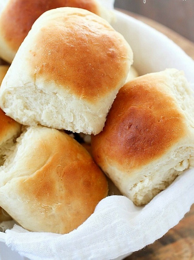Quick Fluffy Bread Rolls in Minutes