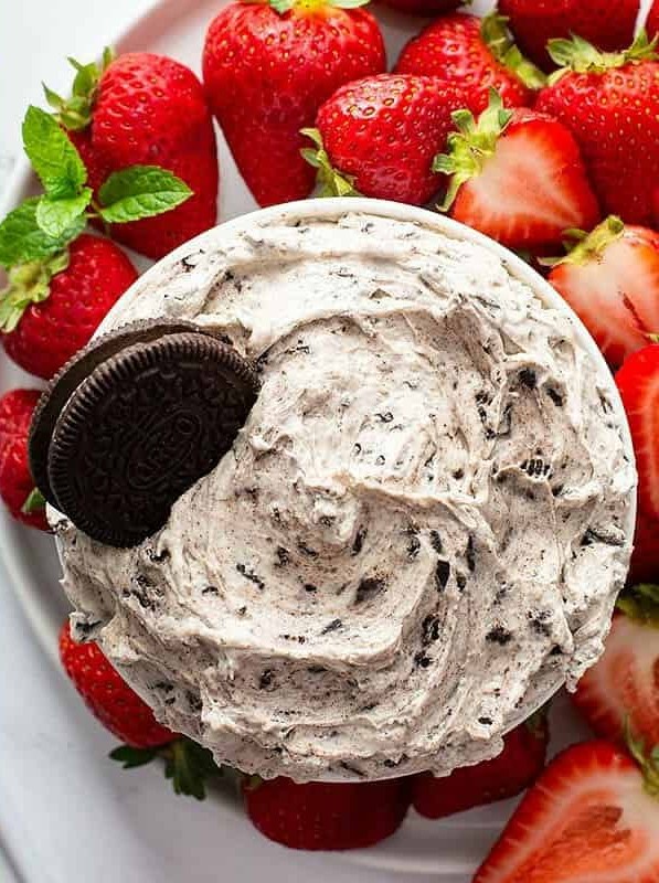 Creamy Oreo Cookie Dessert Dip