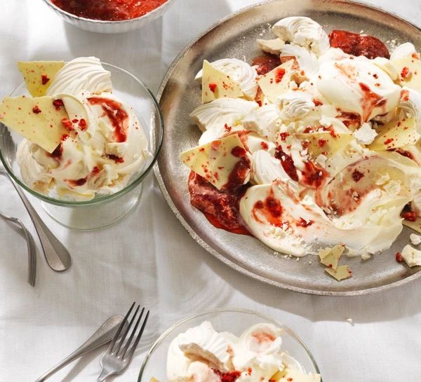 Strawberry Cheesecake Bliss in Minutes