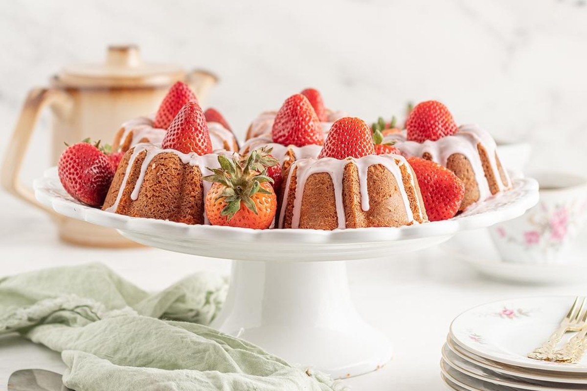 Strawberry Mini Bundts Delight