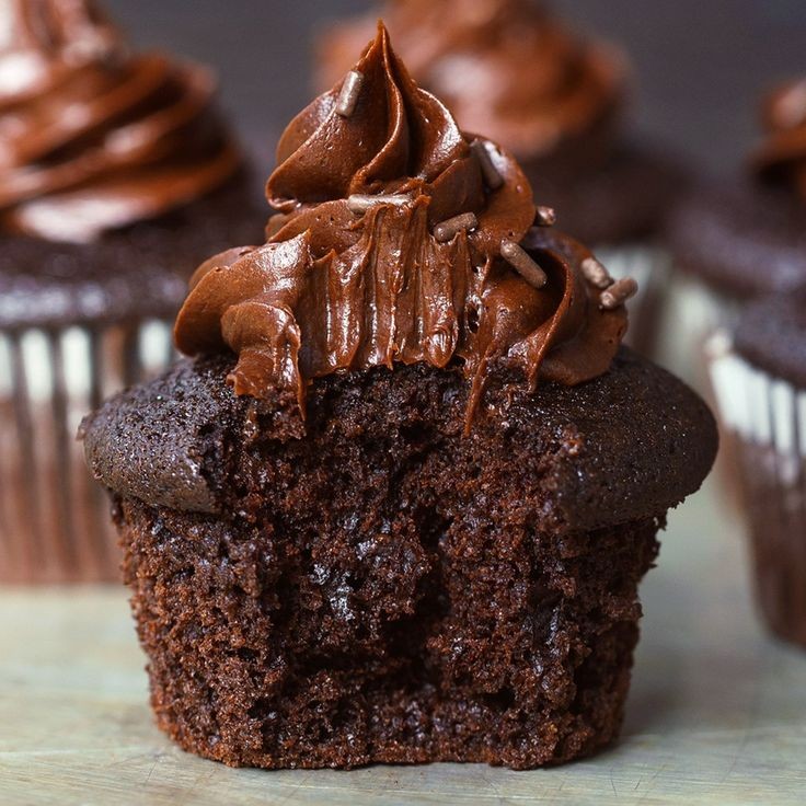 Sweet & Salty Vegan Chocolate Pretzels