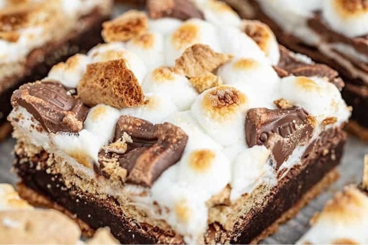 Fudgy Graham Cracker Marshmallow Bars