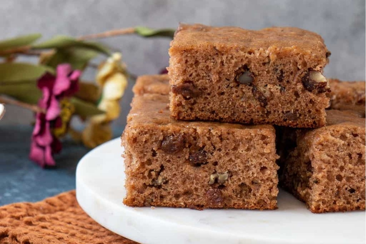 Classic Spiced Apple Delight Cake