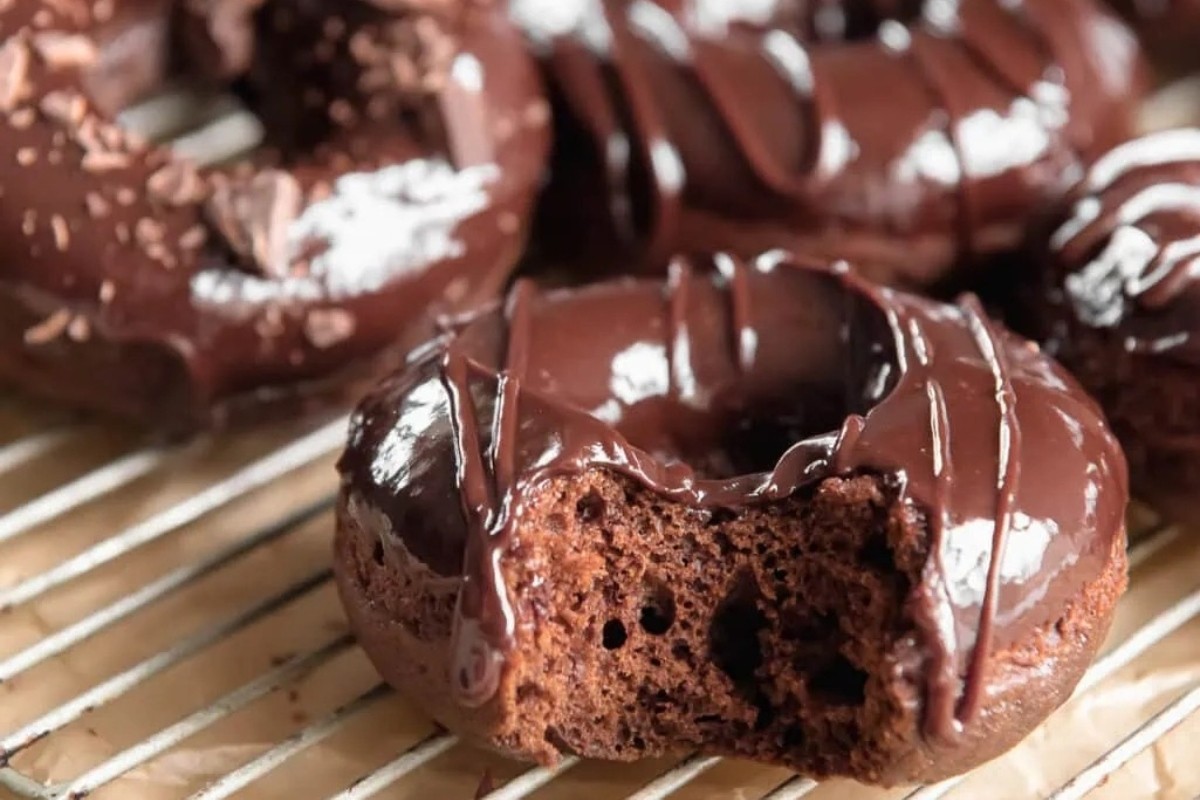 Quick Chocolate Cake Donut Recipe