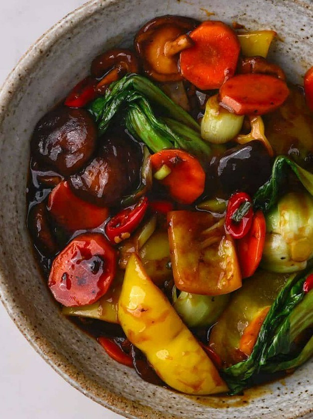 Quick Noodle Stir Fry with Vibrant Veggies