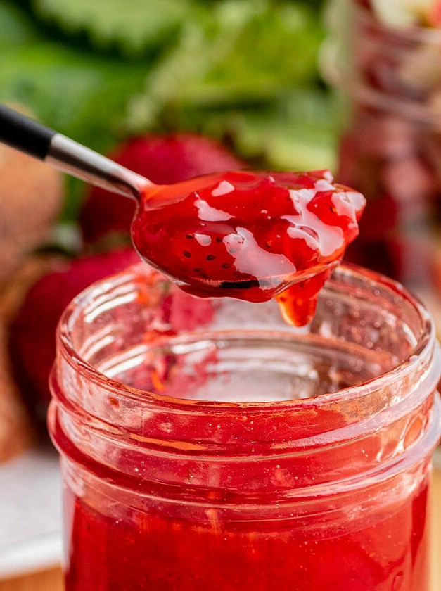 Sweet & Tart Strawberry Rhubarb Preserve