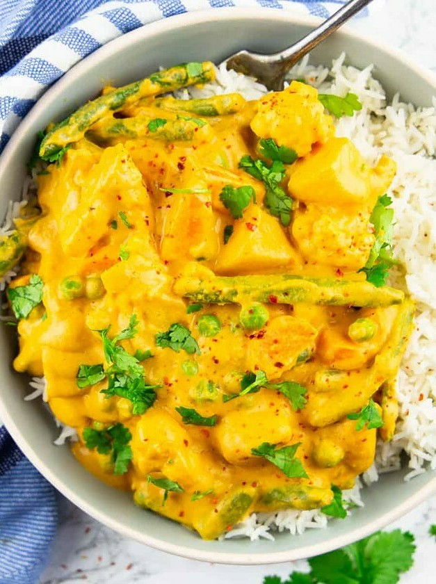 Creamy Vegan Vegetable Curry Delight
