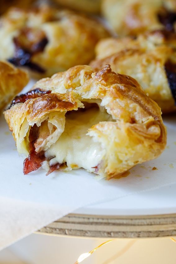 Cranberry Brie Flaky Pastry Bites